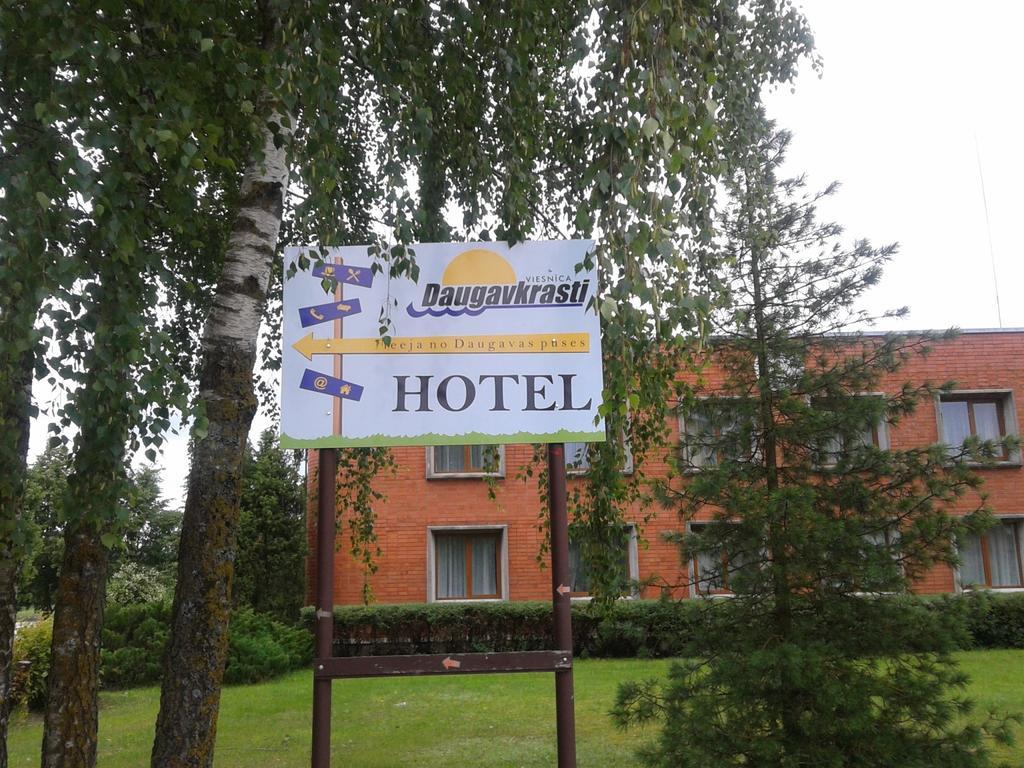 Daugavkrasti Hotel Jēkabpils エクステリア 写真