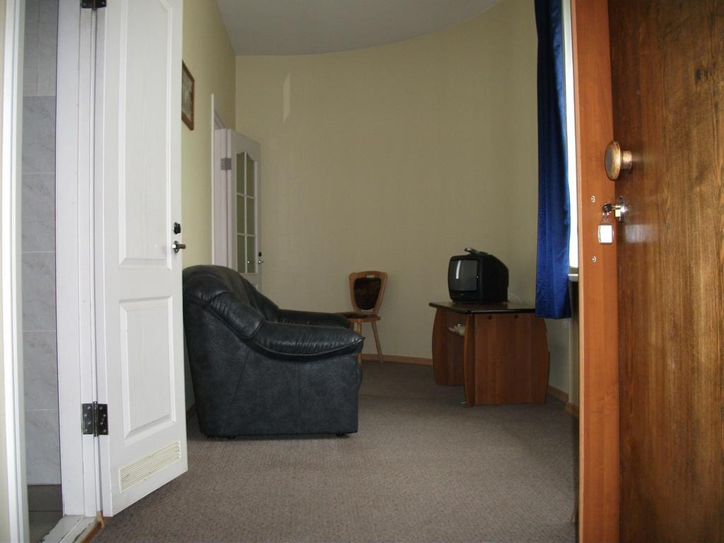 Daugavkrasti Hotel Jēkabpils エクステリア 写真