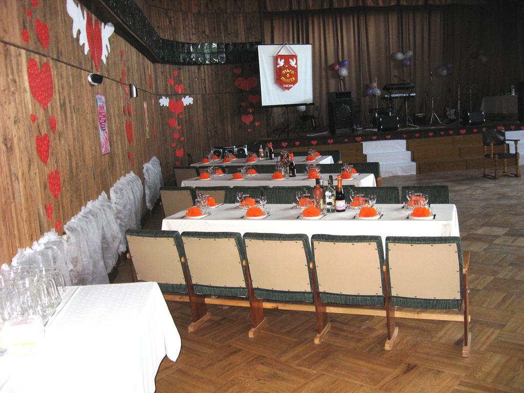 Daugavkrasti Hotel Jēkabpils エクステリア 写真