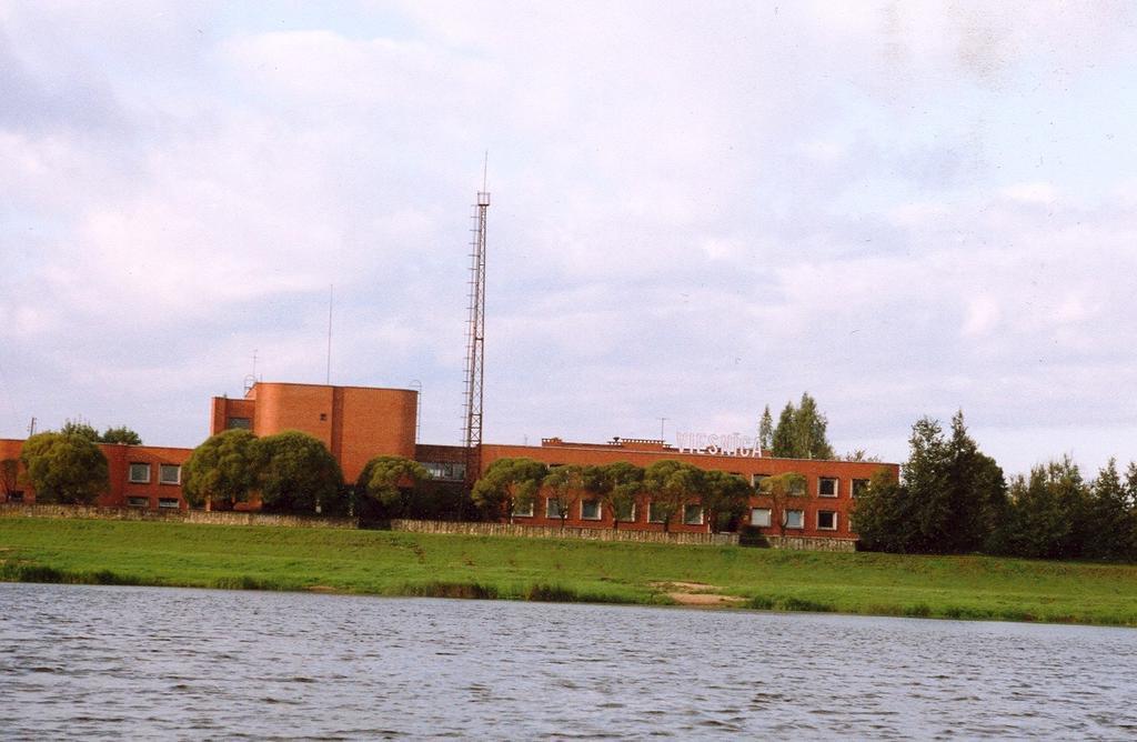Daugavkrasti Hotel Jēkabpils エクステリア 写真
